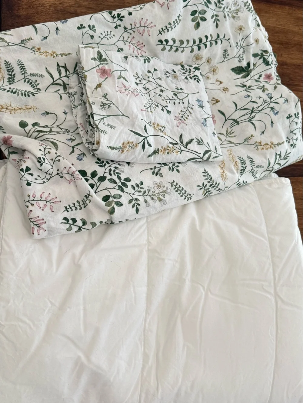 IKEA White Twin Bedding Duvet Insert, Cover and Sham